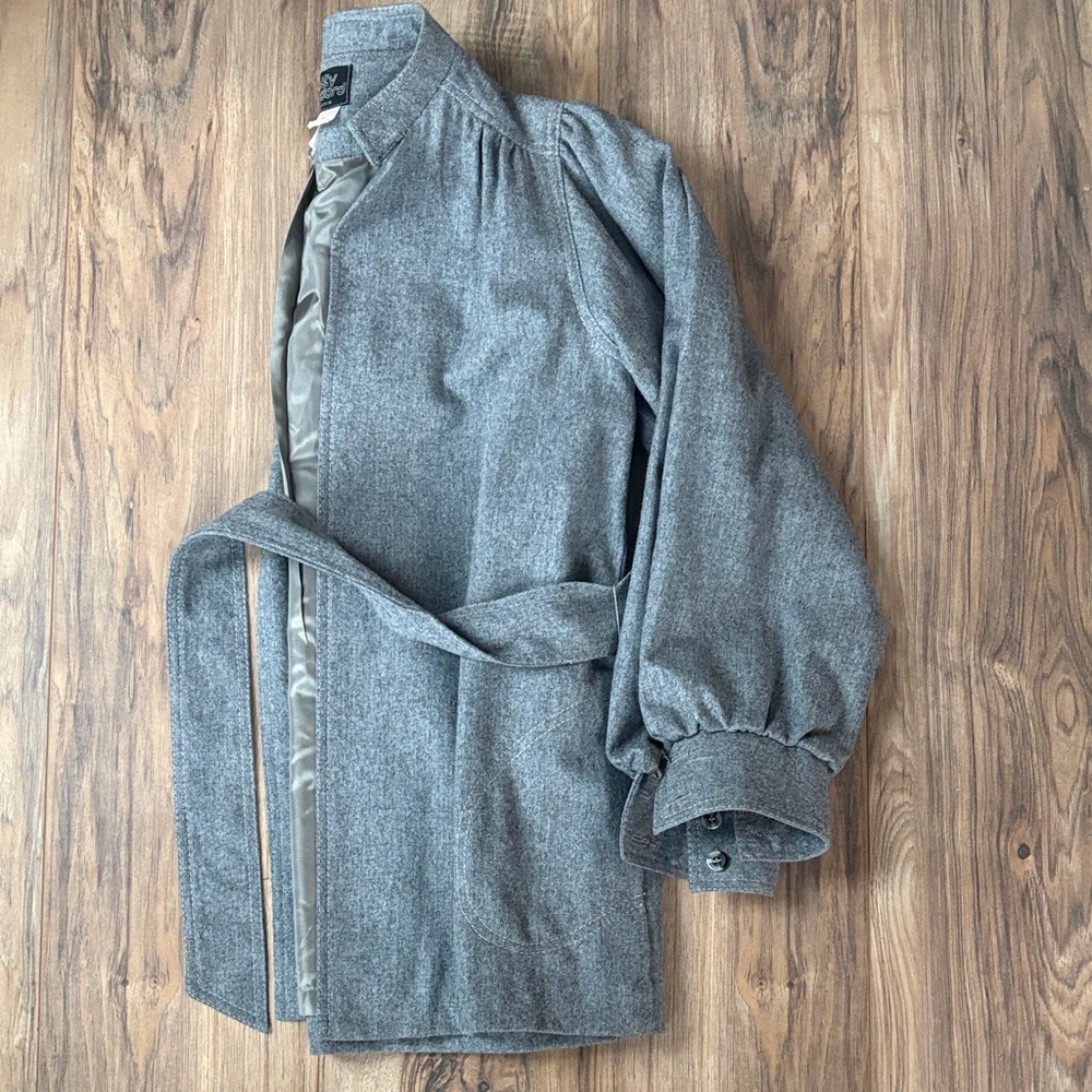Vintage Gray Women's Wool Coat - Picture 4 of 4